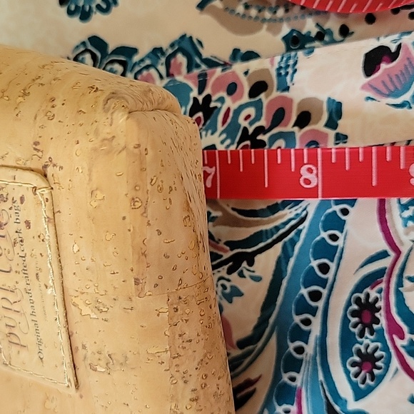 ◇Last price reduction ☆NEW!!! Pure Cork Crossbody - Picture 8 of 11